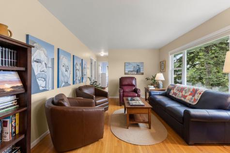 942 7th Avenue E Shakopee MN 55379