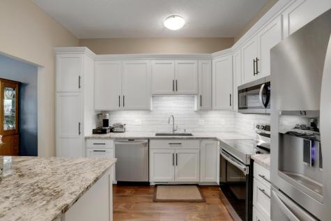 881 Kimberly Lane Chanhassen MN 55317