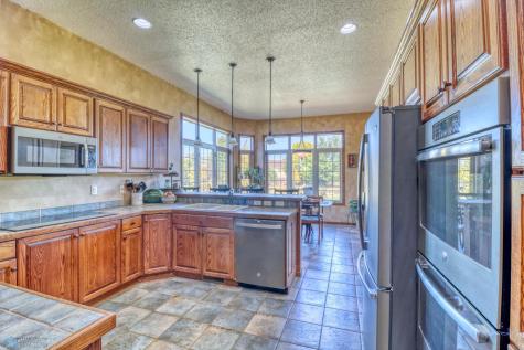 518 Allyson Circle Moorhead MN 56560