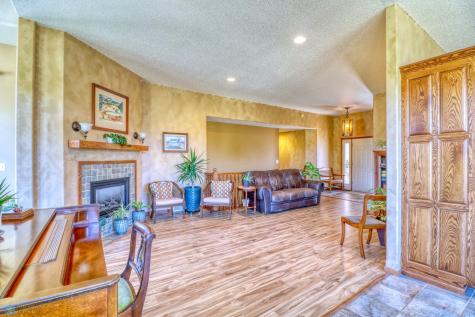 518 Allyson Circle Moorhead MN 56560