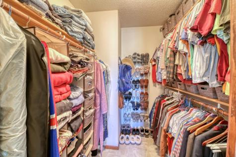 518 Allyson Circle Moorhead MN 56560