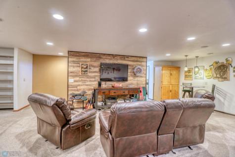 518 Allyson Circle Moorhead MN 56560