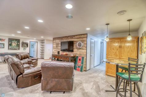 518 Allyson Circle Moorhead MN 56560