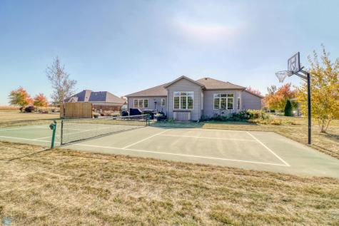 518 Allyson Circle Moorhead MN 56560