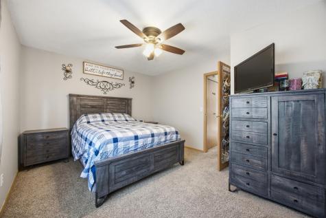 5556 18th Street S Fargo ND 58104