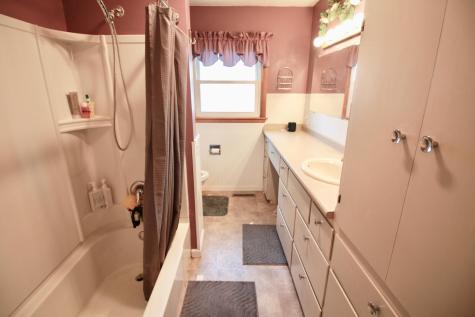 826 4th Street N Wahpeton ND 58075