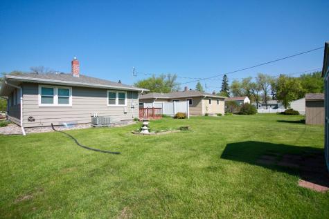 826 4th Street N Wahpeton ND 58075