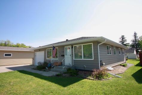 826 4th Street N Wahpeton ND 58075