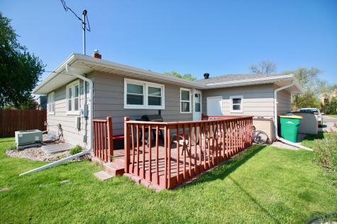 826 4th Street N Wahpeton ND 58075