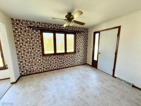 589 6th Street SE Valley City ND 58072