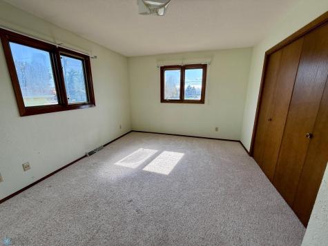 589 6th Street SE Valley City ND 58072