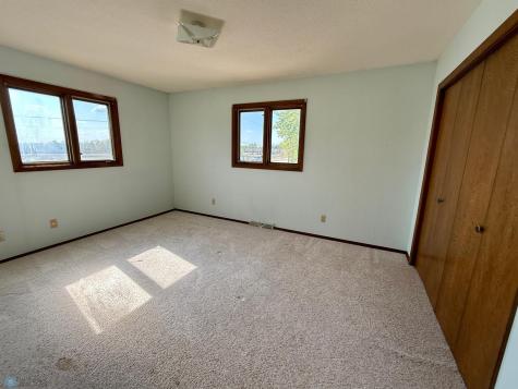 589 6th Street SE Valley City ND 58072