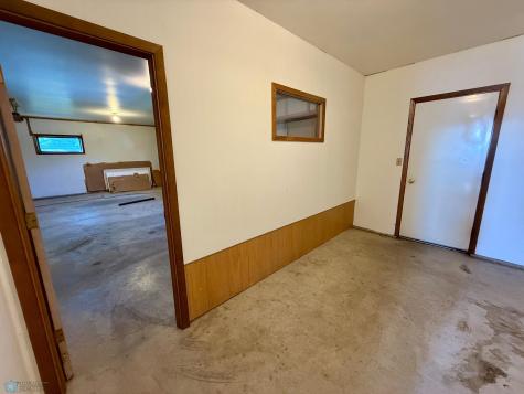 589 6th Street SE Valley City ND 58072