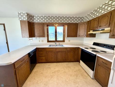 589 6th Street SE Valley City ND 58072