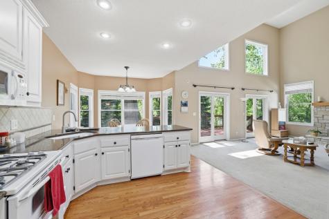 1084 Tamberwood Court Woodbury MN 55125