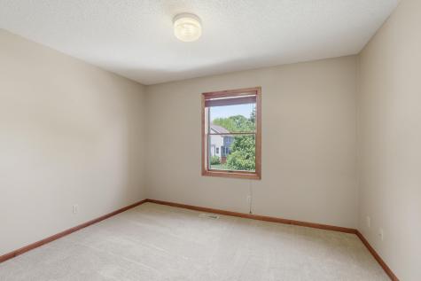 1084 Tamberwood Court Woodbury MN 55125
