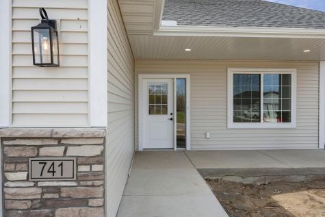 741 St James Circle Litchfield MN 55355