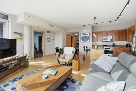 215 10th Avenue S Minneapolis MN 55415