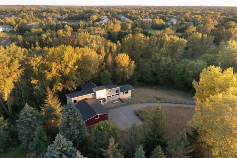 6 Robb Farm Road North Oaks MN 55127