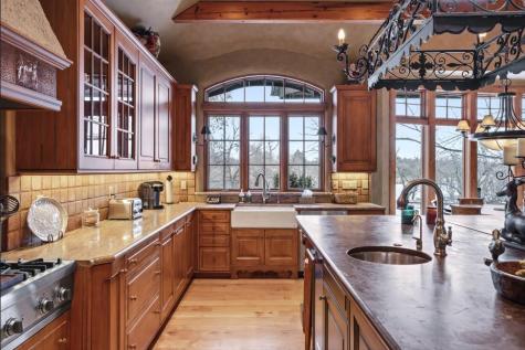 1102 32nd Avenue S Fargo ND 58103