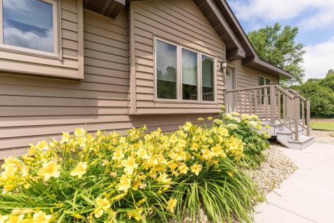 6432 Botzet Road NE Nelson MN 56355