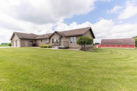 6432 Botzet Road NE Nelson MN 56355