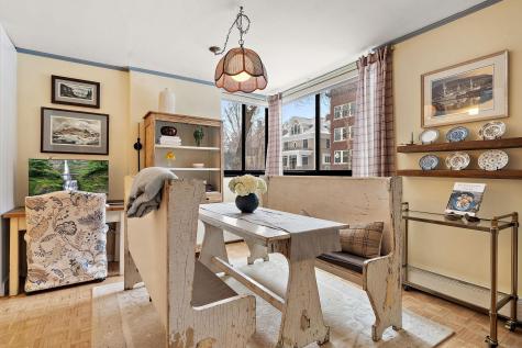 1912 Dupont Avenue S Minneapolis MN 55403