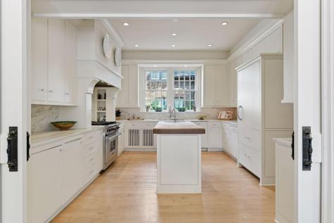 2308 W Lake Of The Isles Parkway Minneapolis MN 55405