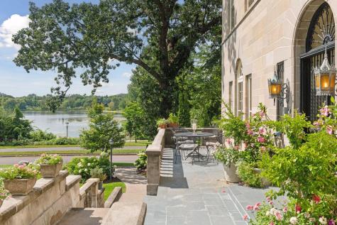 2308 W Lake Of The Isles Parkway Minneapolis MN 55405