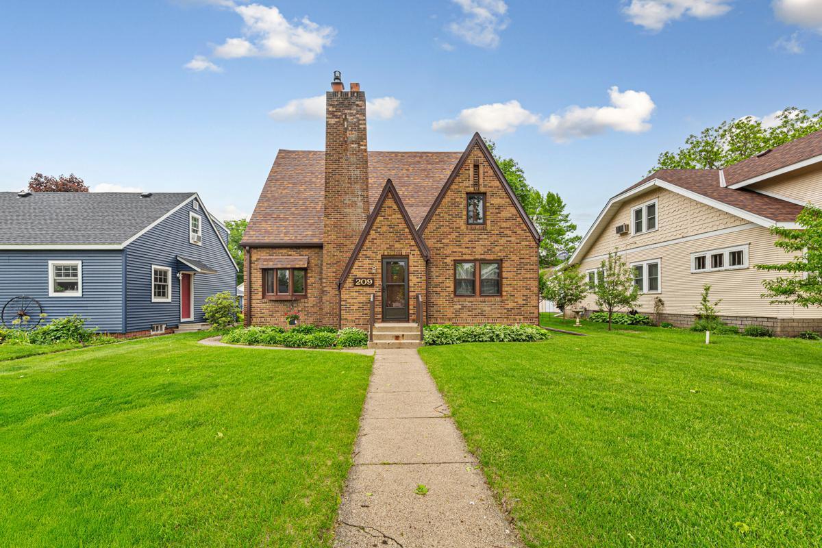209 E Main Street Arlington MN 55307