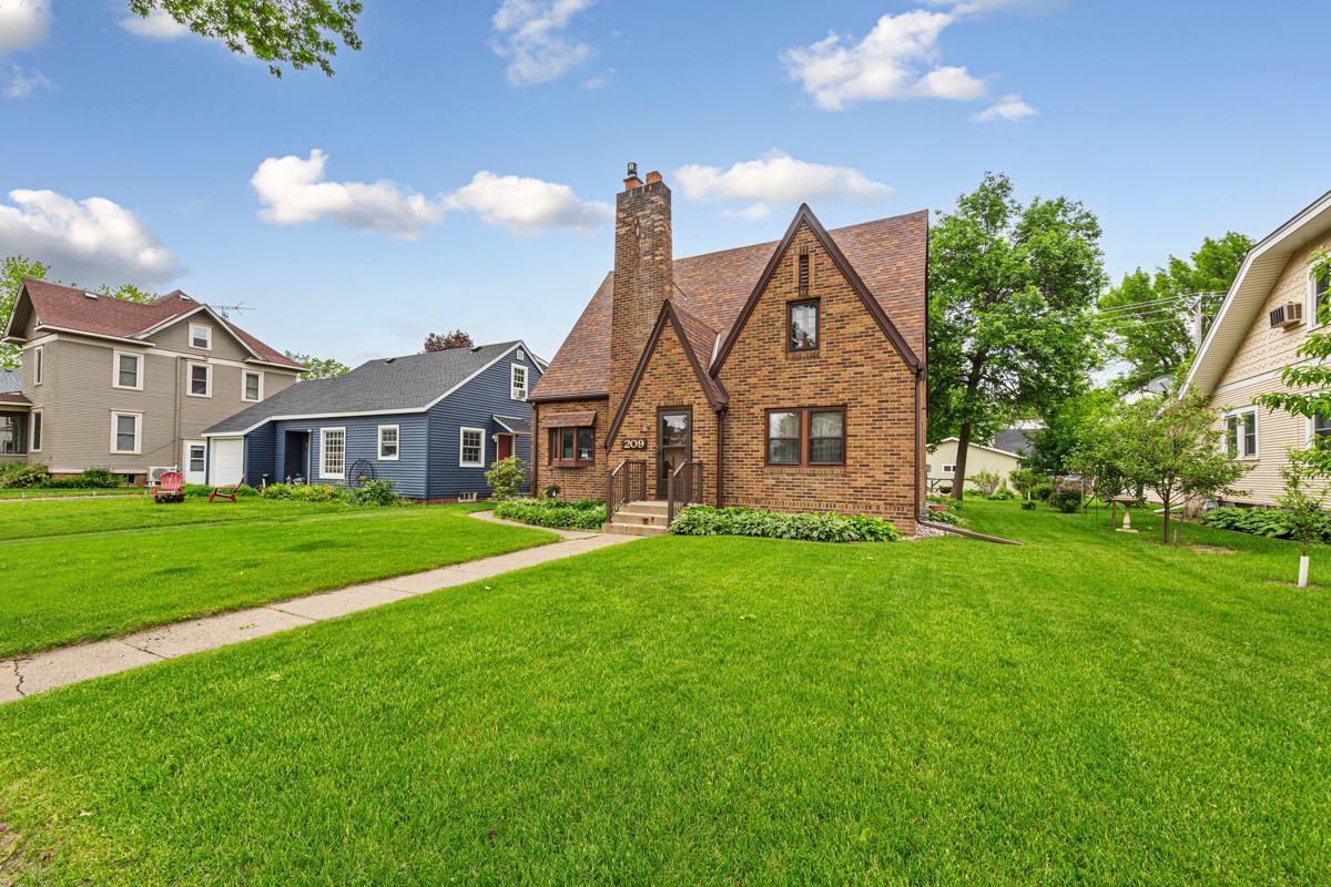 209 E Main Street Arlington MN 55307