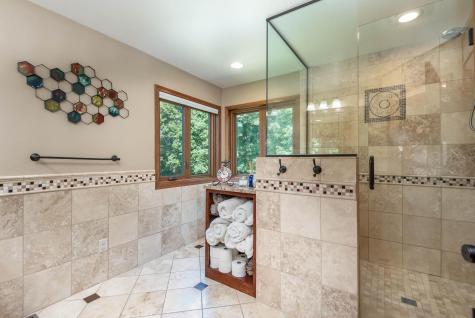180 Joray Drive Mankato MN 56001