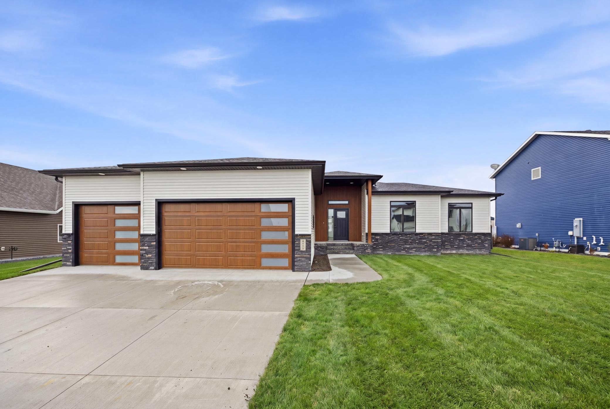 4328 23rd Avenue S Moorhead MN 56560