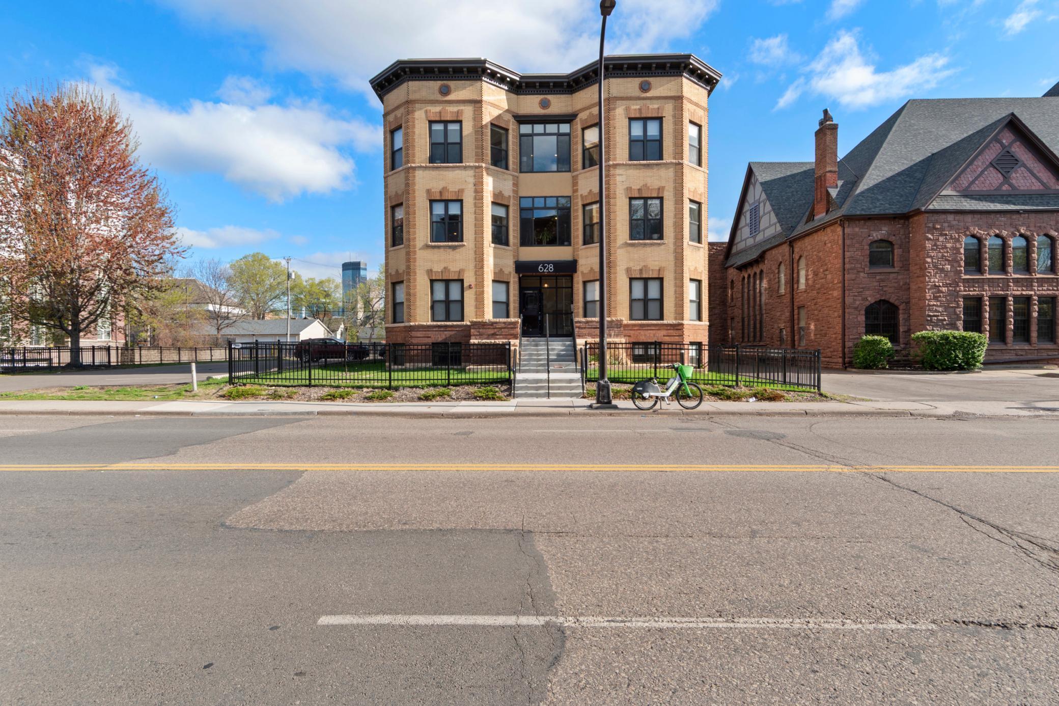 628 E Franklin Avenue Minneapolis MN 55404