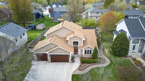 9325 Austrian Pine Avenue N Brooklyn Park MN 55443