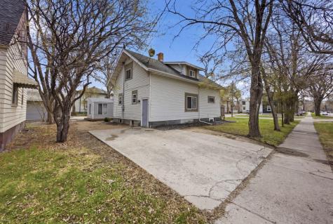 1002 4th Avenue S Moorhead MN 56560