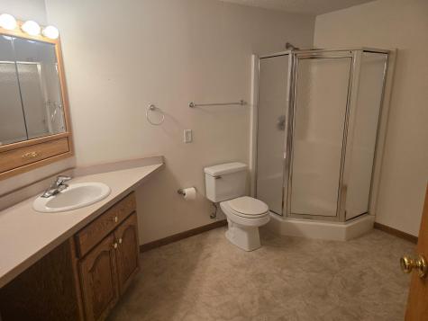3323 W Prairiewood Drive S Fargo ND 58103