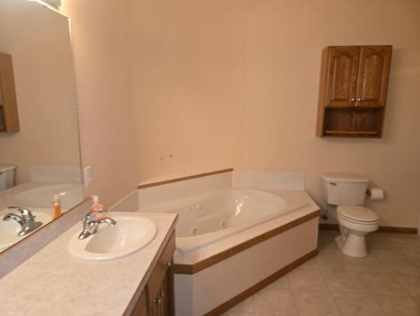 3323 W Prairiewood Drive S Fargo ND 58103
