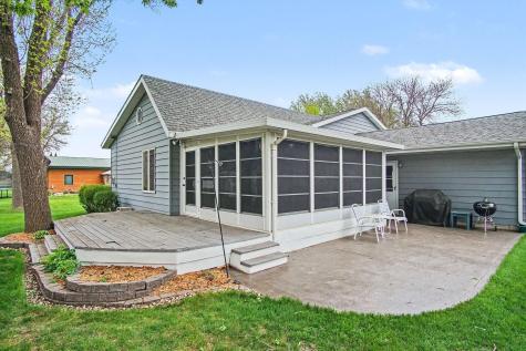 806 6th Avenue SE Pipestone MN 56164
