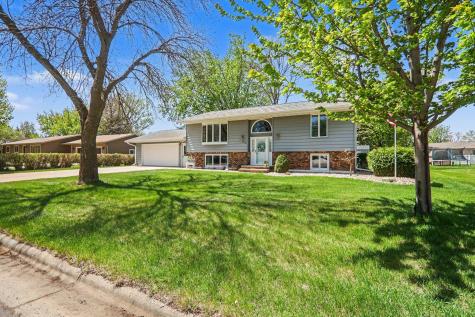 806 6th Avenue SE Pipestone MN 56164