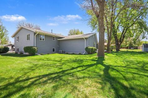 806 6th Avenue SE Pipestone MN 56164