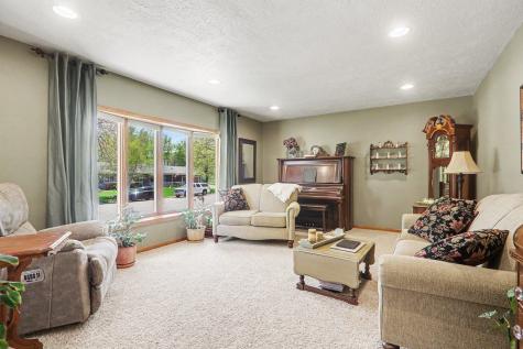806 6th Avenue SE Pipestone MN 56164