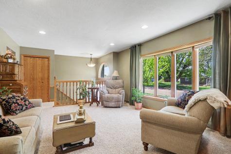 806 6th Avenue SE Pipestone MN 56164