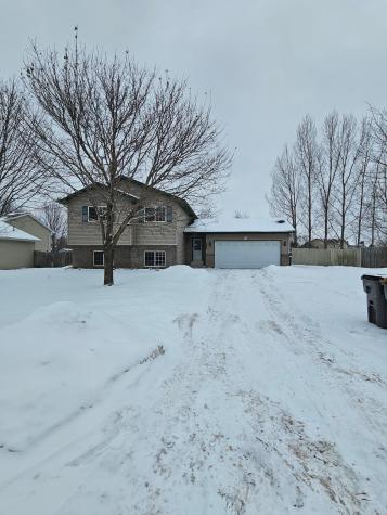 1833 Joes Lake Road SE Cambridge MN 55008