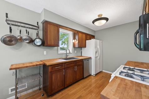 1030 Whitney Drive Apple Valley MN 55124