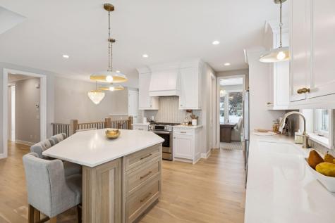 599 Harbor Court Shoreview MN 55126