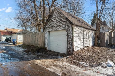673 Jessamine Avenue E Saint Paul MN 55106