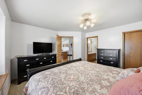 806 3rd Avenue NE Dilworth MN 56529
