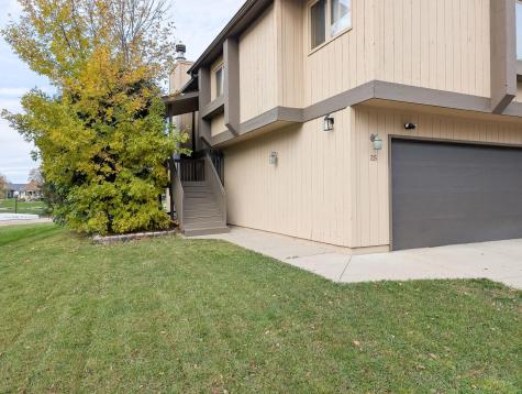 35 Fremont Drive S Fargo ND 58103