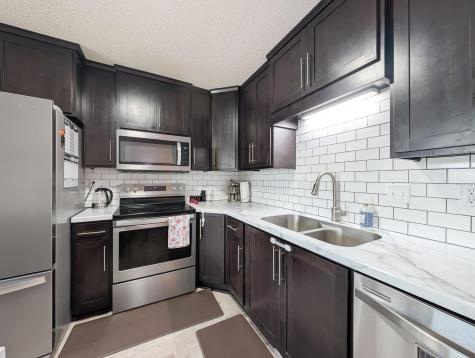 35 Fremont Drive S Fargo ND 58103